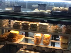 面包甜点陈列柜-白玉兰食品(甜云店)