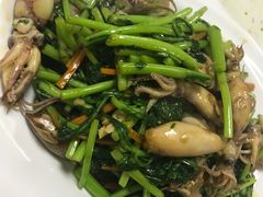 比管炒茼蒿-宏源鑫海鲜餐厅·海景婚宴厅(石老人店)