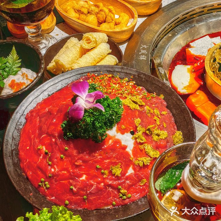 天津探店✨甜品免费无限吃❗️这家民国风火锅店超爱❗️