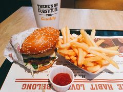 -The Habit Burger Grill 哈比特汉堡(复兴soho店)