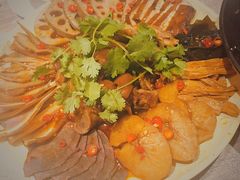 卤素拼-巴厘龙虾·榜首油焖大虾(音乐学院·沿江酒馆店)