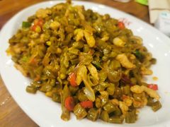 酸豆角肉沫水晶粉-宣海荣锅贴大王·陕味小吃集(钟楼店)