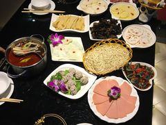 -唯爱KTV聚会餐厅(仙林东城汇店)
