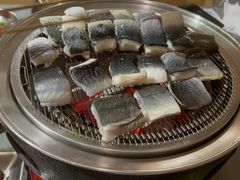 -围炉肉舍•炭烤活鳗•丹东海鲜烤肉(步行街店)