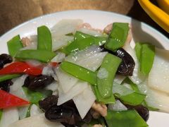 -东口码头·烧鸽子·鱼头泡饼·地方菜(金鹰悦城店)