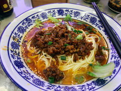 -渝之汇牛肉豌杂面