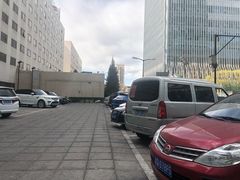 -国贸写字楼-1座地下停车场