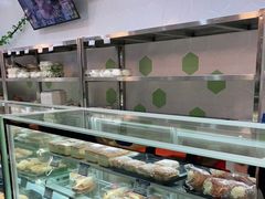 面包甜点陈列柜-白玉兰食品(中山公园龙之梦店)