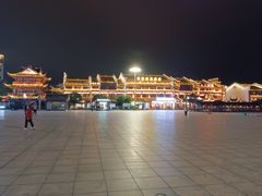-巴陵广场