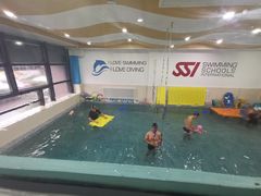 -爱乐游亲子游泳俱乐部