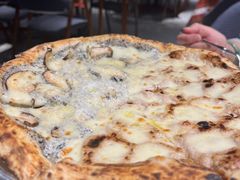 黑松露披萨-Primo·丽莫意大利窑烤披萨