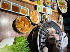 -明洞阿姨·韩式酱蟹烤肉·创意料理(三元桥店)