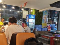 -顶峰夜宴·龙虾烧烤大排档(九江学院店)