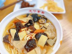 -龙华寺