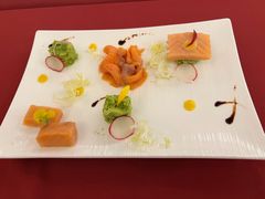 烟熏三文鱼鳄梨沙拉-红房子西菜馆(淮海中路店)