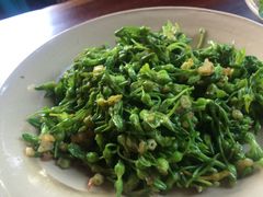 -Cuc Gach Quan Restaurant