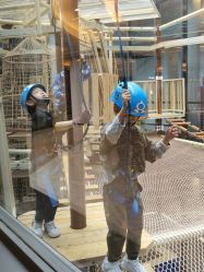 -PIPIKINGDOM皮皮王国欢乐号(欢乐海岸购物中心店)