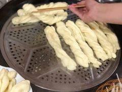 -粘豆包柴火铁锅炖