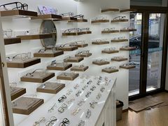 -翰佐蔡司小乐圆·依视路星趣控·暴龙眼镜折扣店