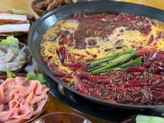 -渝嘴小老弟老火锅(华新村店)