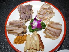 -万重锦·人文川菜馆(骡马市店)