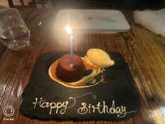 巧克力熔岩蛋糕配香草-Restaurant Cuivre古铜法式餐厅