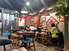 大堂-超越炭火牛蛙火锅鸡(河东店)