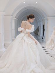 -不晚国际婚纱礼服