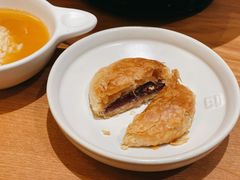 玫瑰鲜花饼-云海肴·汽锅鸡·云南代表菜(东坝金隅店)