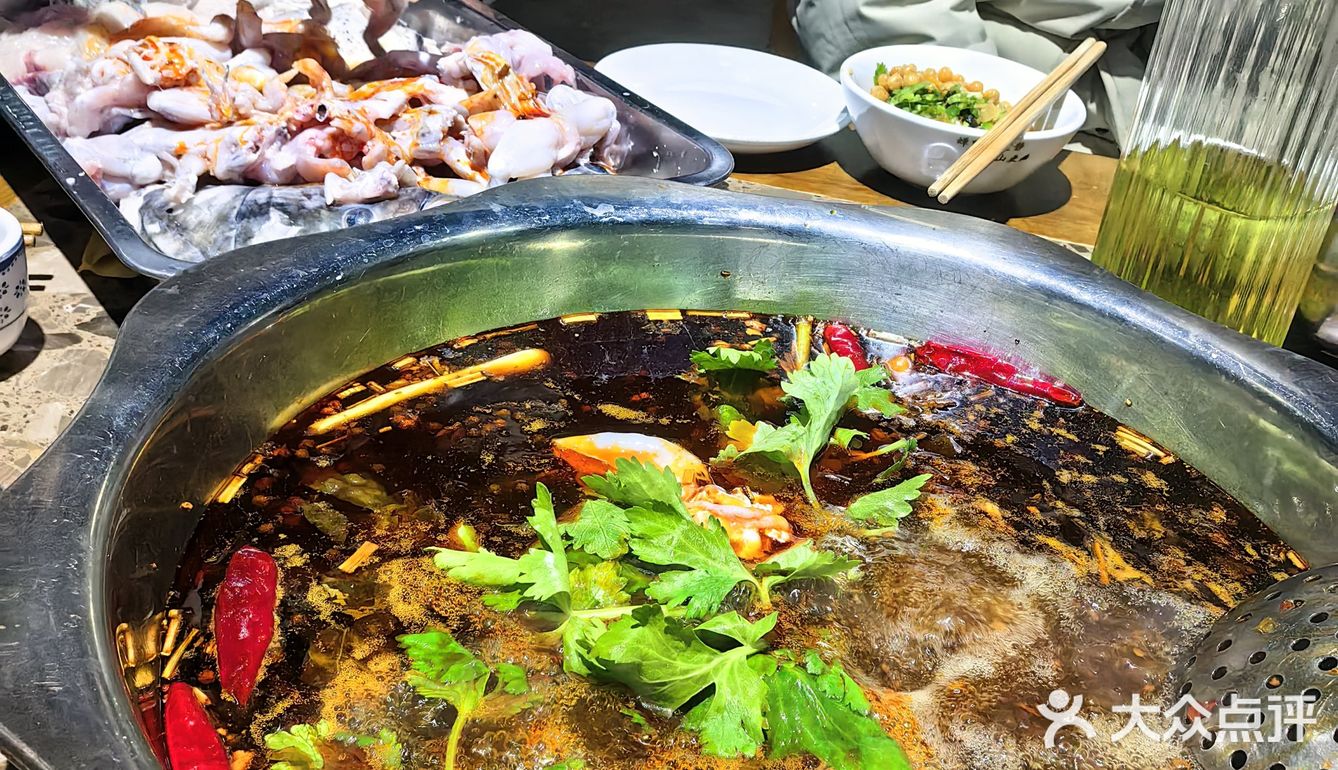 低评分好味道 | 成都金堂这家社区火锅鱼，味道巴适得板