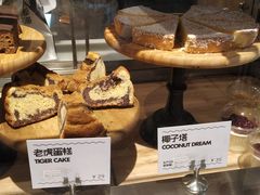 面包甜点陈列柜-Moka Bros 摩卡站(嘉华店)