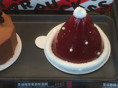 圣诞帽草莓慕色蛋糕-星巴克(朵云轩店)