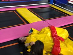 -嘿哟动霸CHUA·新潮玩运动娱乐中心·蹦床滑冰团建乐园