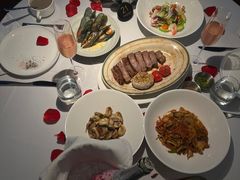 -MONICH牛排融合餐厅(和义大道购物中心店)