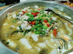 -何哥鲜鱼餐厅(龙湖花园店)