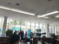 -上海宝信宝马4S店