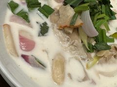-Chom Cafe and Restaurant