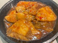 石板碟鱼肉-苏城小院·园林精致苏州菜(斜塘老街店)