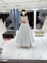 点击看大图 -GRACE KELLY婚纱与礼服(北京店)