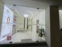 -苗方清颜专业祛痘·皮肤管理