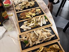 -一朵菌·野生菌探索家火锅(南亚店)