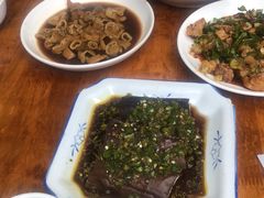 -茅屋大酒店