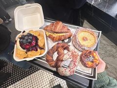 -BUTTERFUL&CREAMOROUS 黄油与面包(万象城店)