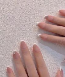 -Lilly.chow美甲美睫