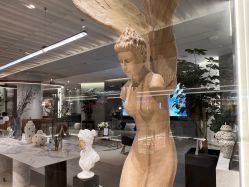 -LB·海菲秀牛奶光官方体验中心