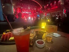 -FOUR PLAY BAR