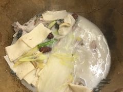 -滇香肴·云南菜蒸汽石锅鱼(云南北路店)