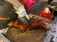 -黄记四更烤乳猪店