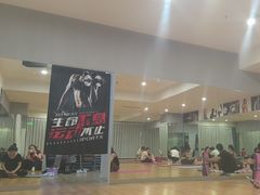 -格易美游泳馆健身房(新昆仑店)