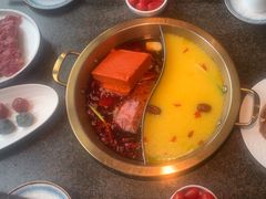 -小天鹅火锅·一线江景洪鼎旗舰店(洪崖洞店)